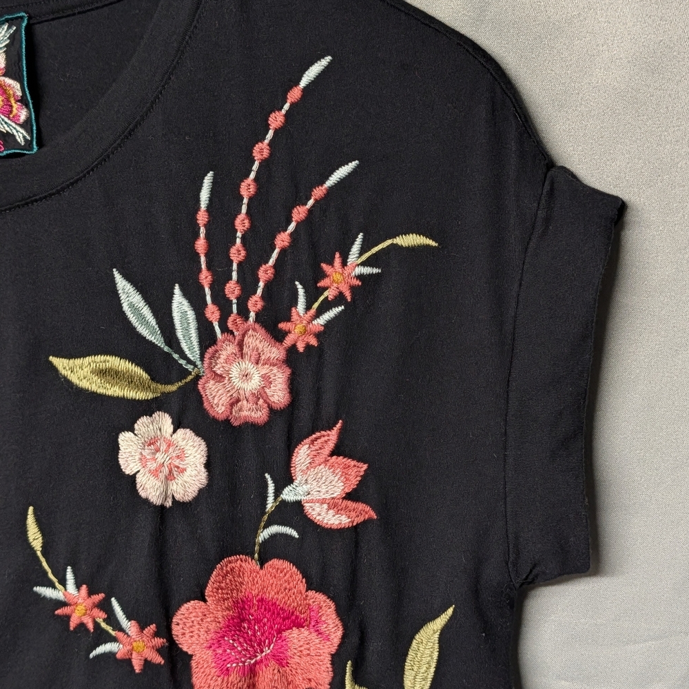 Johnny Was Joya Relaxed Drape Tee, Embroidered Floral Short Sleeve- Size XS - Picture 7 of 13
